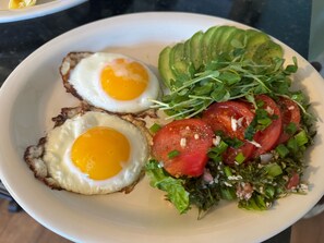 Comida y bebida