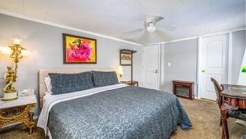 1 bedroom, desk, free WiFi, bed sheets