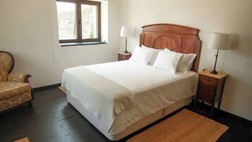 House | Premium bedding, laptop workspace, free WiFi