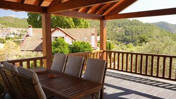 House | Terrace/patio