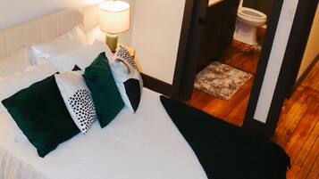 2 bedrooms, desk, iron/ironing board, travel crib