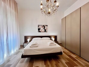 3 bedrooms, iron/ironing board, travel crib, WiFi - Spacious, cozy, with comfortable beds and perfect location for Etna  (Giarre)