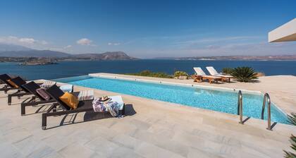 Villa Peninsula, Luxury accommodation with breathtaking Sea and Mountain views