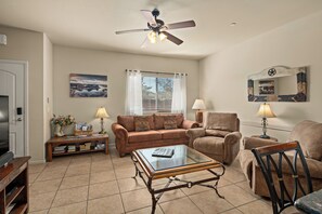 Smart TV, DVD player