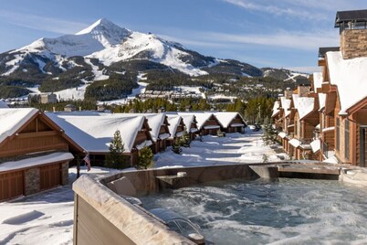 Amazing Views - Close to it All!