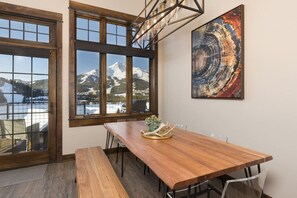Dining - Amazing Views - Close to it All! (Big Sky)
