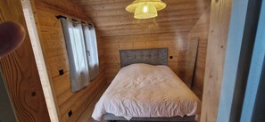 3 habitaciones, tabla de planchar con plancha y wifi