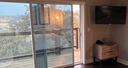 “Serenquility” Best view in Eldorado Hills, 3 bedroom wrapped in love & harmony.