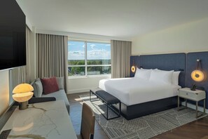 In-room safe, desk, laptop workspace, iron/ironing board - The Vanguard Ann Arbor, Autograph Collection (Ann Arbor)