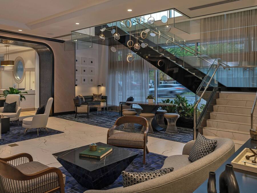 Lobby lounge