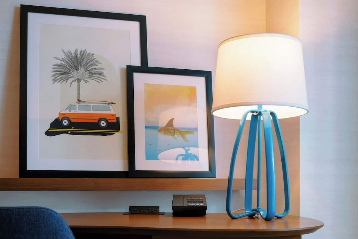 1 bedroom, premium bedding, desk, laptop workspace