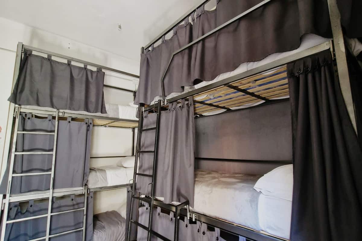 Dormitorio condiviso Comfort, balcone, vista città | Wi-Fi gratuito