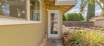 Yuba City Attached, Private Suite - back unit- Shared Pool, Backyard, Laundry