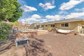 Terrace/patio - Yuba City Attached, Private Suite - back unit- Shared Pool, Backyard, Laundry (Yuba City)