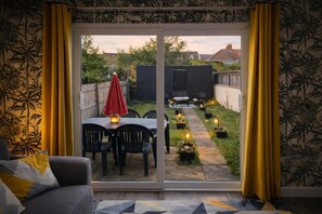 Dining - 6 Beds | Large 5-Bedroom House | Parking, WiFi & Easy Access to UWE (Bristol City)