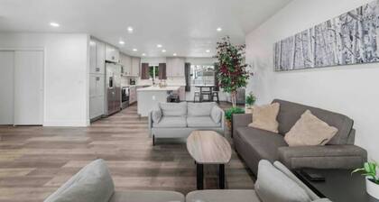 Yuba City Front Unit 5 beds 1 bath with Shared Pool, Laundry, Backyard