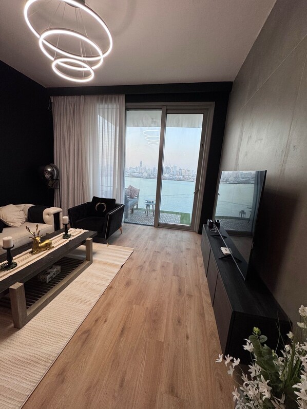 Living area - Luxury 1-BHK In Creek Harbour -DUBAI (Dubai)