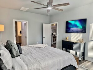 3 habitaciones, escritorio, tabla de planchar con plancha y wifi