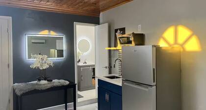 Cozy 1-bedroom apartment in nice Freeport with AC, WiFi