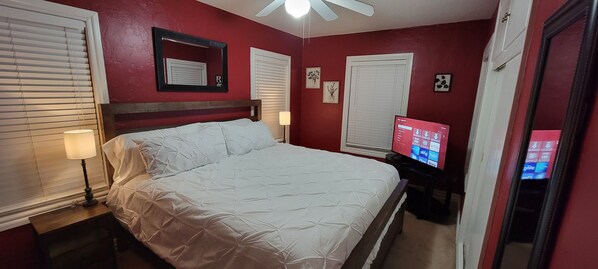 2 室のベッドルーム、アイロン / アイロン台、WiFi、ベッドシーツ