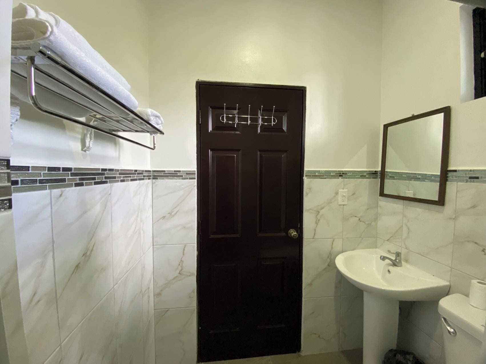 Basic Double Room, Garden View | Bathroom | Shower, towels, soap, shampoo