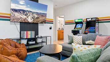 Smart TV, fireplace, video games, table tennis