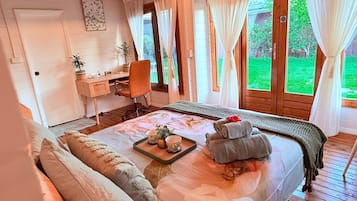 1 quarto, escrivaninha, ferros/tábuas de passar roupa, Wi-Fi de cortesia