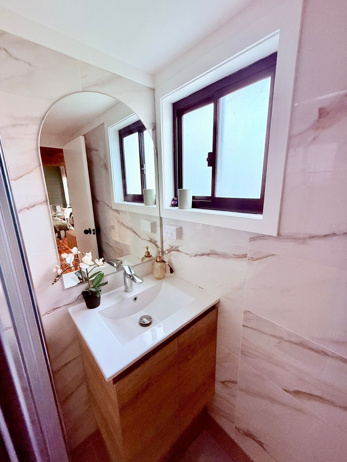 シャワー、ヘアドライヤー、ビデ、タオル