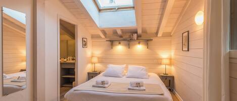 4 bedrooms, WiFi, bed sheets