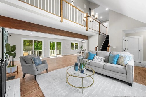 remember2giggle at gee mail to inquire or discuss great home in Avon CT