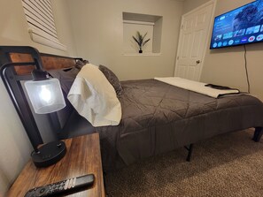 3 bedrooms, iron/ironing board, WiFi, bed sheets