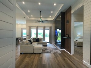 Living area - Charming 3-bedroom house with AC and WiFi in welcoming Englewood, Florida (Englewood)