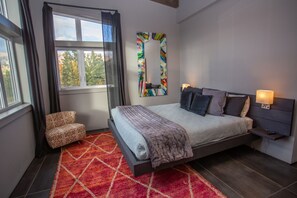 4 makuuhuonetta, silitysrauta/-lauta, ilmainen Wi-Fi