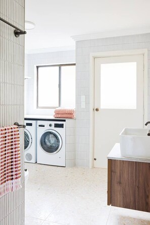 Interior - Amazing 3bd in National Park (Bundeena)