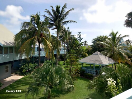 Charming Standalone 3-bedroom villa with AC and WiFi in lovely Frigate Bay