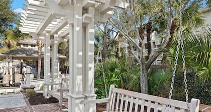 Ocean Walk 2 bedroom Condo walk to Beach, Coligny Plaza and Celebration Park!
