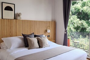 3 bedrooms, in-room safe, desk, iron/ironing board