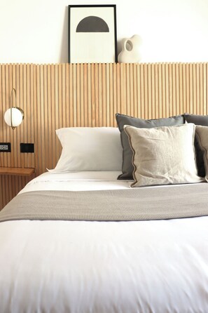 3 chambres, coffres-forts dans les chambres, bureau