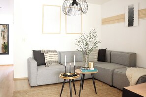 Smart TV, libri, impianto stereo