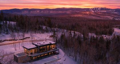 NEW! Chalet Mont-Steele | 5 Bedrooms | Hot tub | Outdoor Pool / Tremblant Living