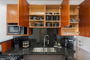 Fridge, microwave, oven, stovetop - Downtown View @ Cherry Street (Tulsa)