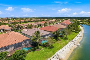 Exterior - Gorgeous, Modern 3-Bedroom Home Pool Home w/ Resort Amenities in Bonita National (Bonita Springs)