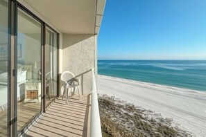 Property grounds - RELAX AT THE  BEACH IN THIS GORGEOUS GULF FRONT CONDO! (Orange Beach)