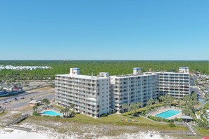 المنشأة من الخارج