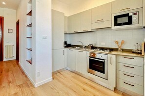 Réfrigérateur, four, lave-vaisselle