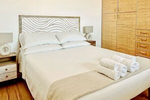 1 bedroom, bed sheets