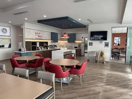 Desayuno buffet todos los días (con cargo)