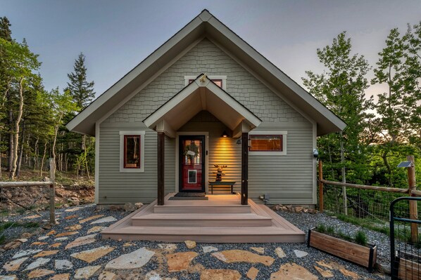 Exterior detail - Idaho Springs Dream Cabin – Cozy Seclusion with Gorgeous Mountain Backdrop (Idaho Springs)