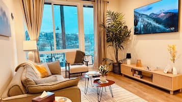 Smart TV, video games