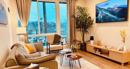 Brand New, Luxe & Bright Gem: Prime Location - Queen Anne, Roof Deck, Views